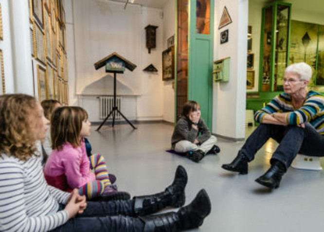 Kinderführung in der Abteilung "Eier aus aller Welt"