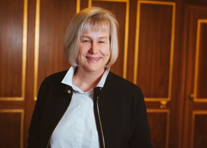 Dr. Christine Meyer