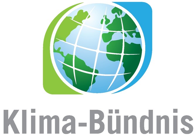 Logo des Klimabündnisses zeigt eine Welt mit Schriftzug