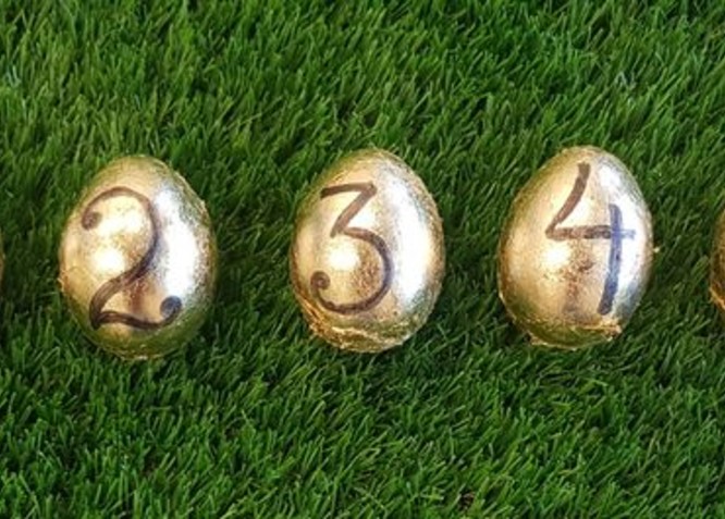 Die „goldenen“ Eier liegen bis zum Ende der Osterferien im Museumspark bereit.