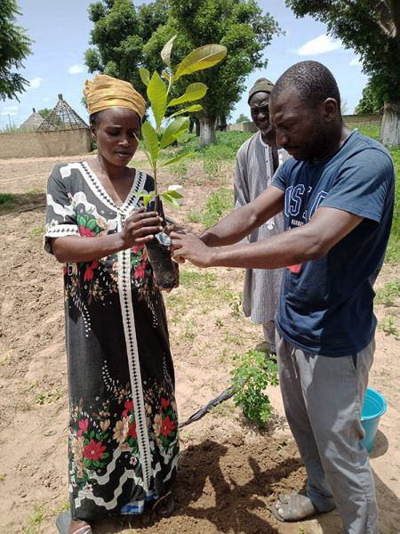 frauenprojekt dadagne bearbeitet