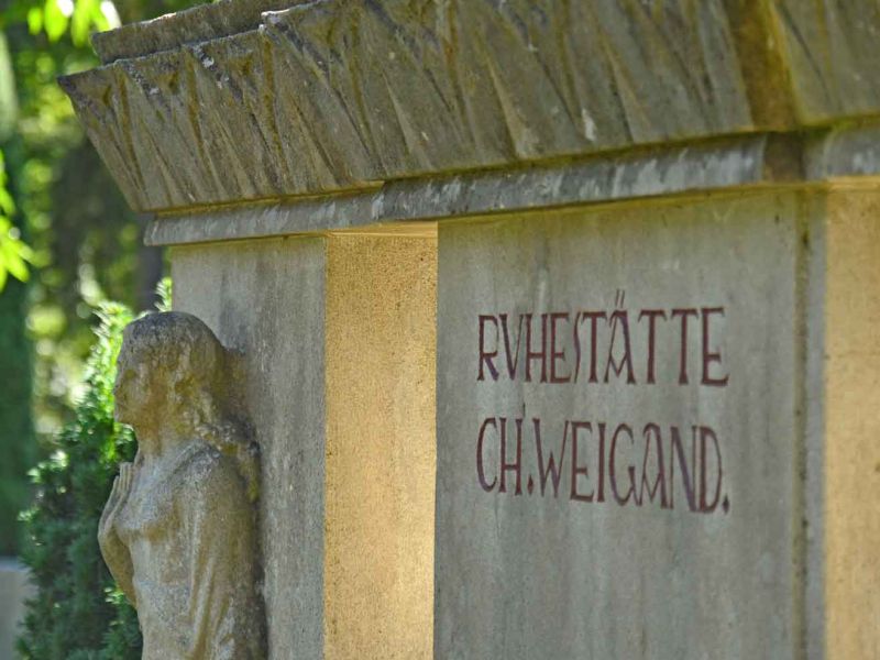 Eines der Historiengräber