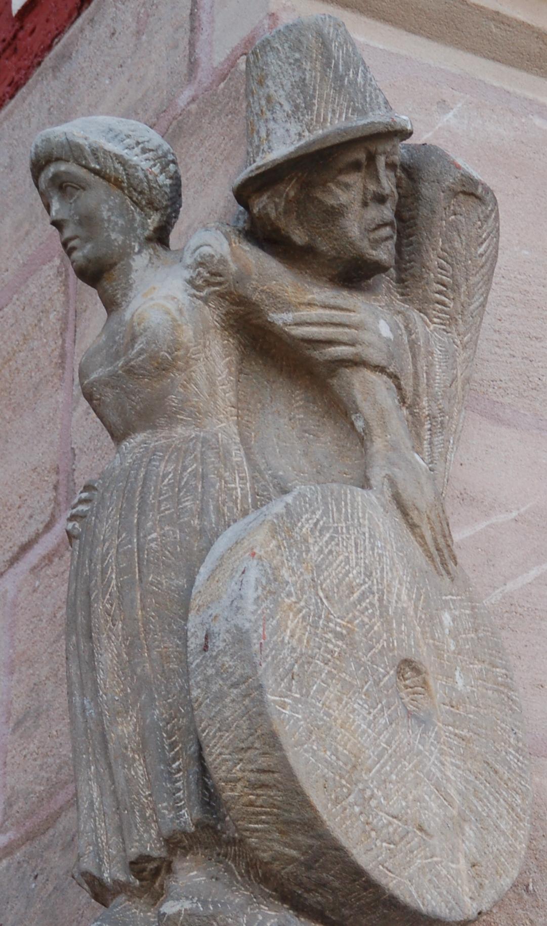 Skulptur Anna Wolf am Rathaus