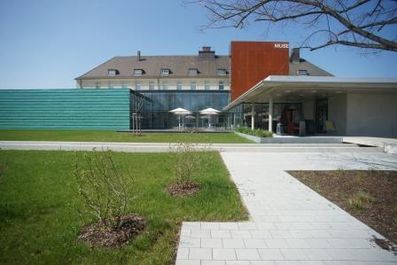 Ausstellung: Wunschgärten & Tafelfreu(n)de 