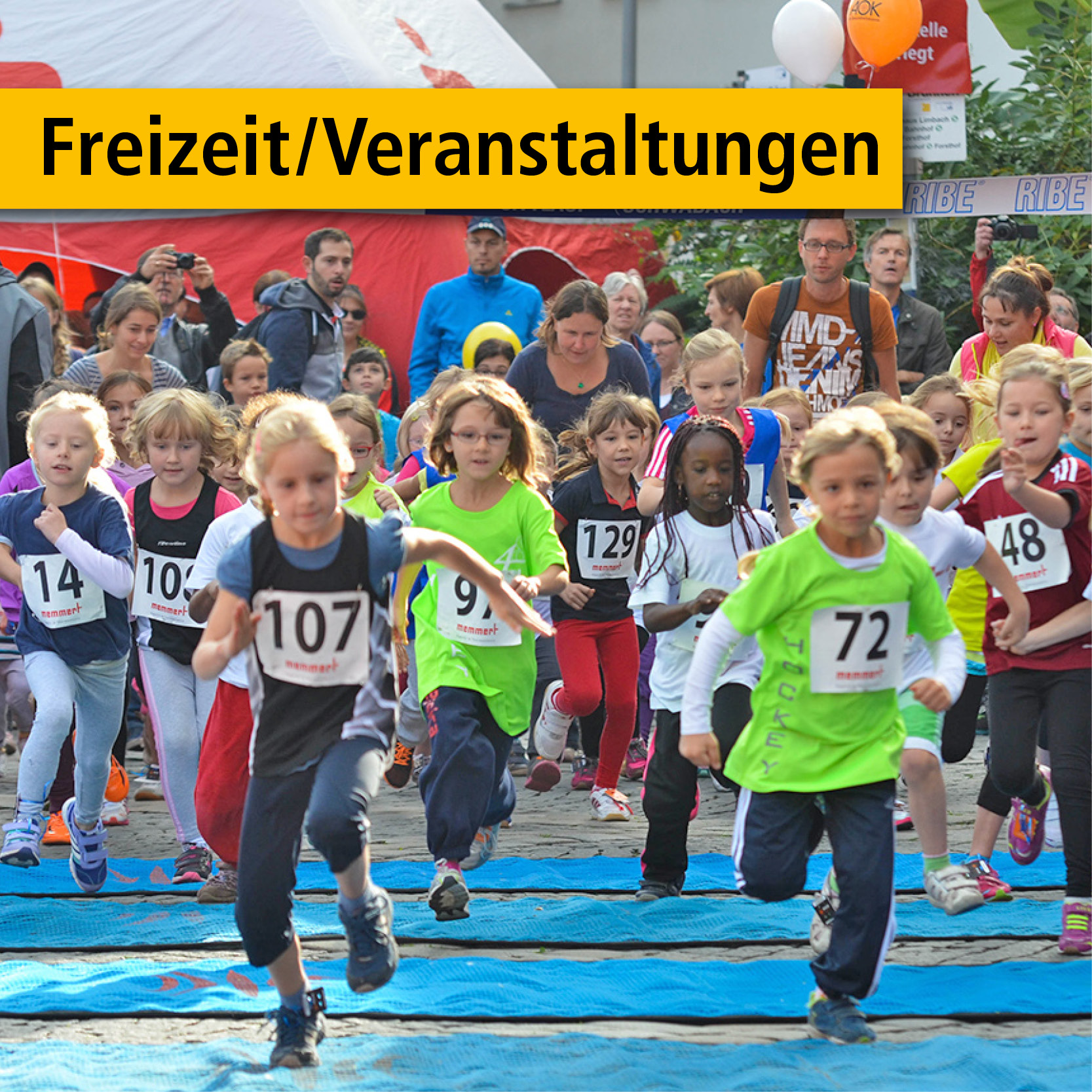 Mehrere Kinder in Sportkleidung rennen