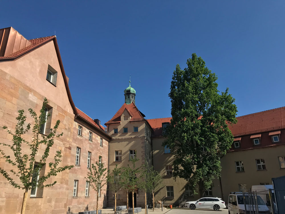 Der Hof des Alten DG wird Kulisse für Open-Air-Filmabende. Der Hof des Alten DG wird Kulisse für Open-Air-Filmabende.