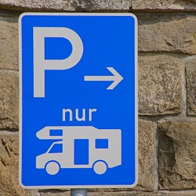 Bild Parkplatzschild für Wohnmobile