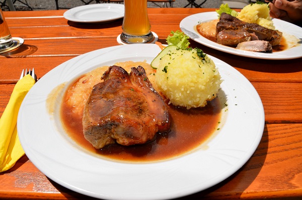 Schäufele mit Kloß