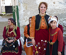 Frau in griechischer Tracht