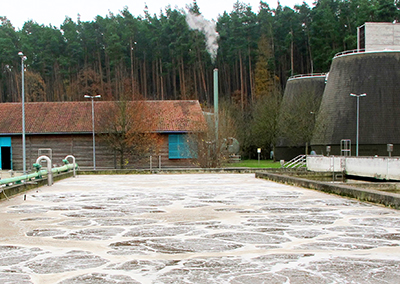 Das Belebungsbecken in der Kläranlage